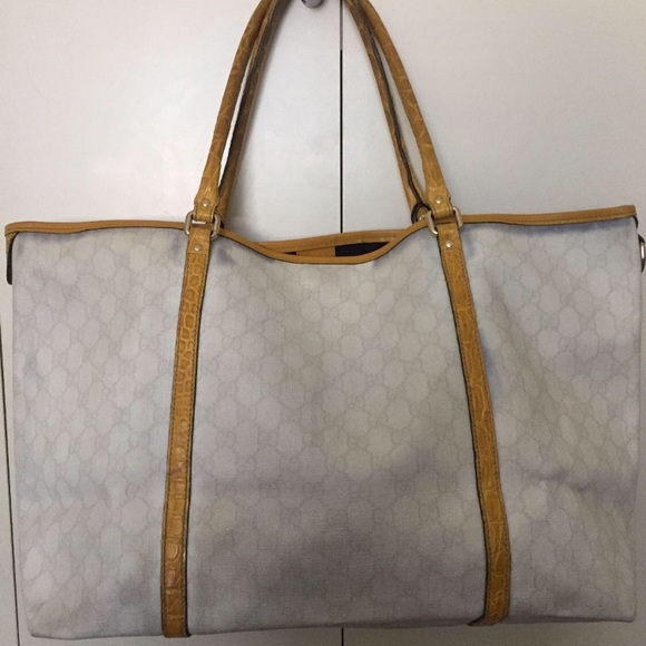 Authentic Gucci Limited Edition PVC Leather Bag - Picture 3 of 8